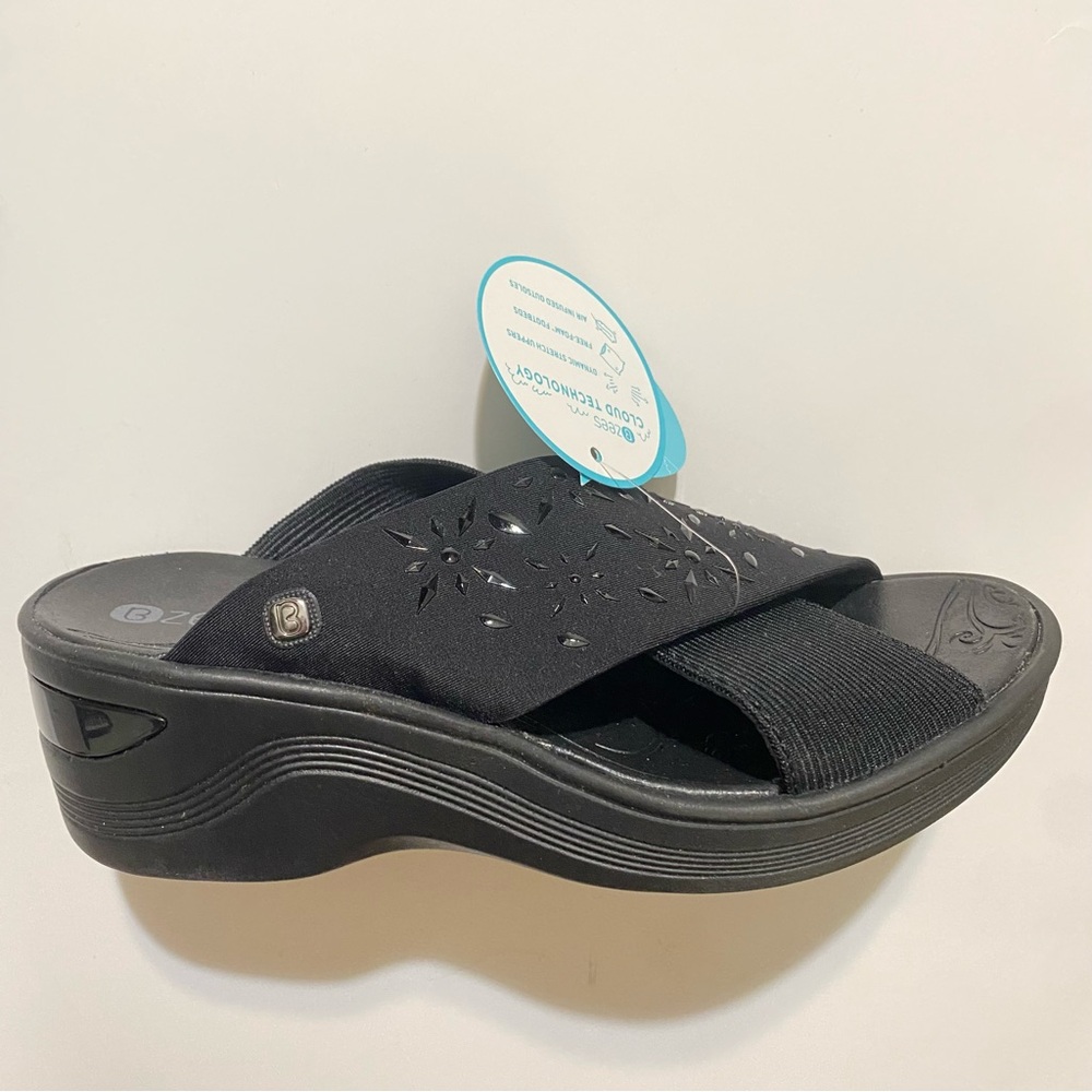 BZees Black Wedge Sandals
